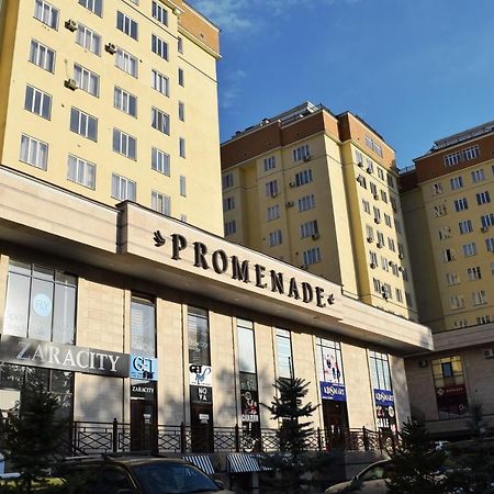 Yellow Apartment In The Center Of Bishkek Exterior photo