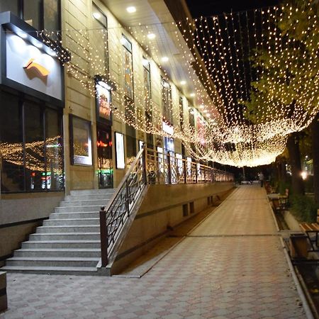 Yellow Apartment In The Center Of Bishkek Exterior photo