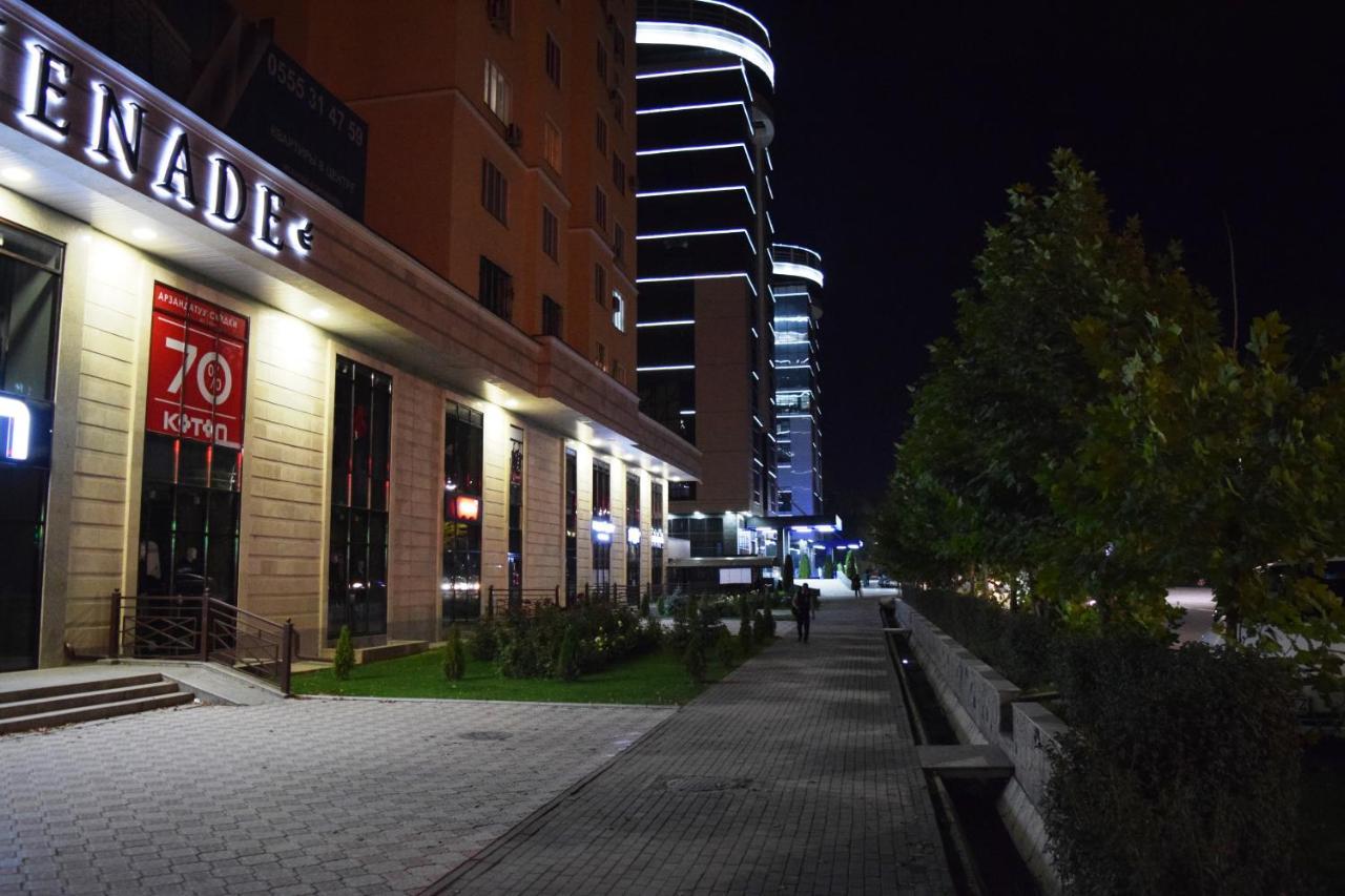 Yellow Apartment In The Center Of Bishkek Exterior photo